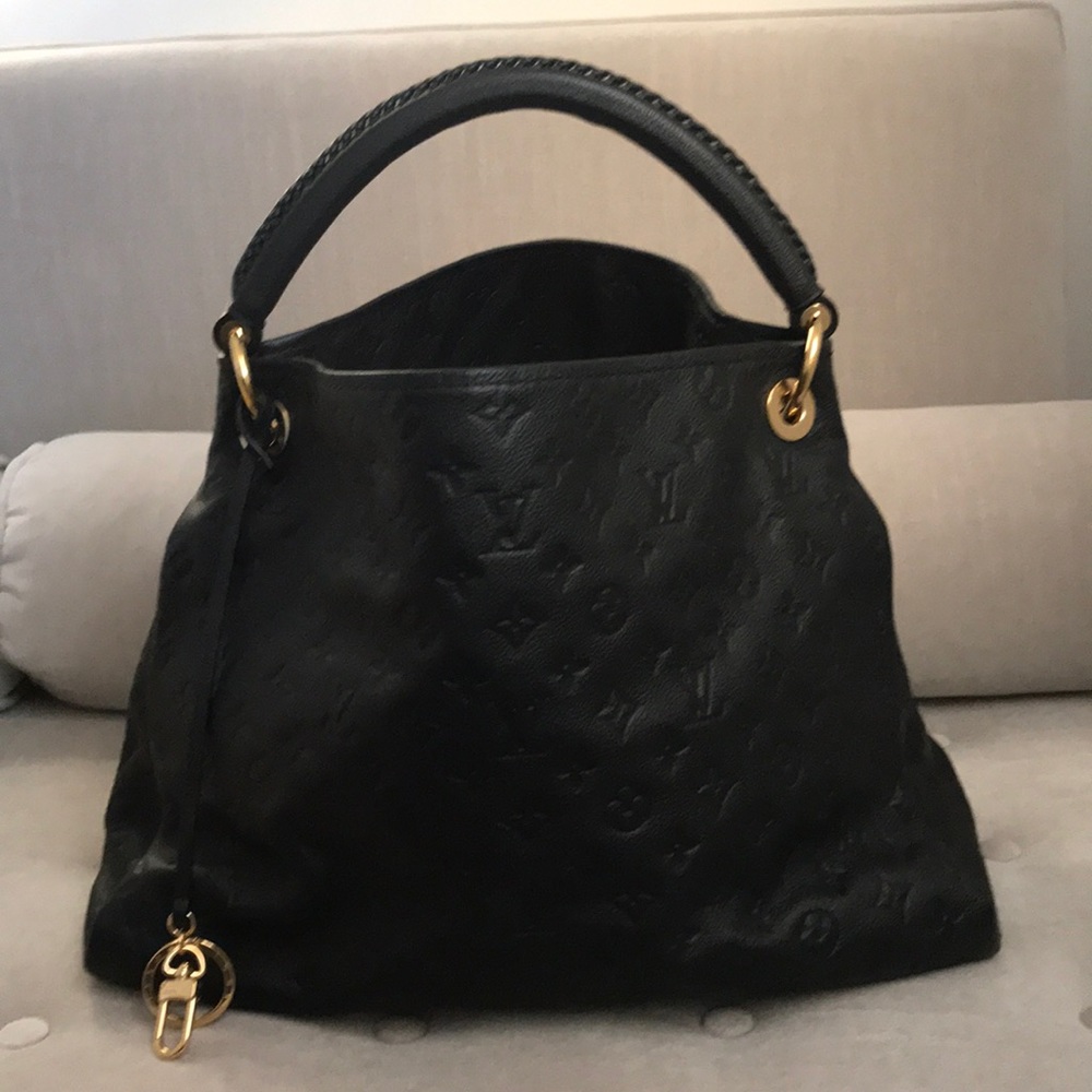 Authentic Louis Vuitton Artsy Bag
